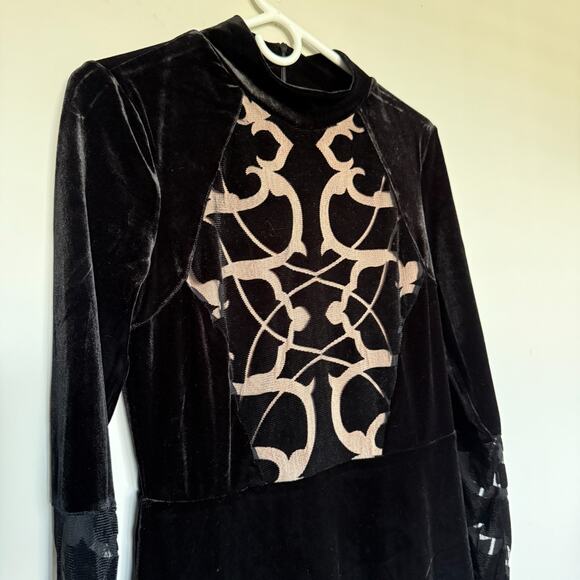 BCBGMAXAZRIA Womens Ornate Velvet Mini Dress Medium Black Fairy Whimsigoth Event - Picture 3 of 9